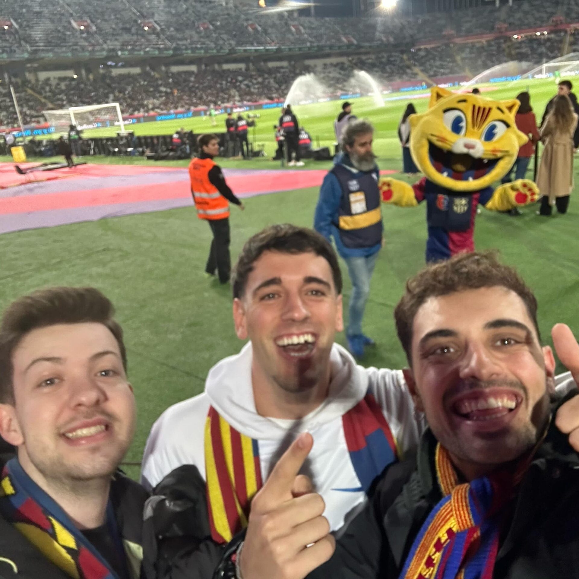 df563a4b-59d8-4d09-aac1-34c34f28741f